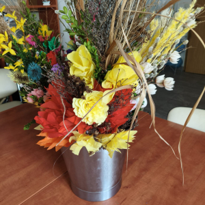 Zdjecie palm wykonanych przez Mieszkańców, pracowników i wolontariuszy. Naturalne materiały były własnoręcznie zbierane przez wykonawców.