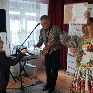 Podziękowania dla artystów składane przez Panią Dyrektor DPS Leśny 