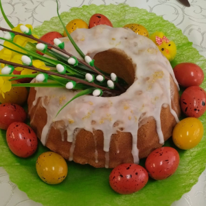 Wielkanocna Babka - stroik na stół przygotowany przez mieszkańców i pracowników